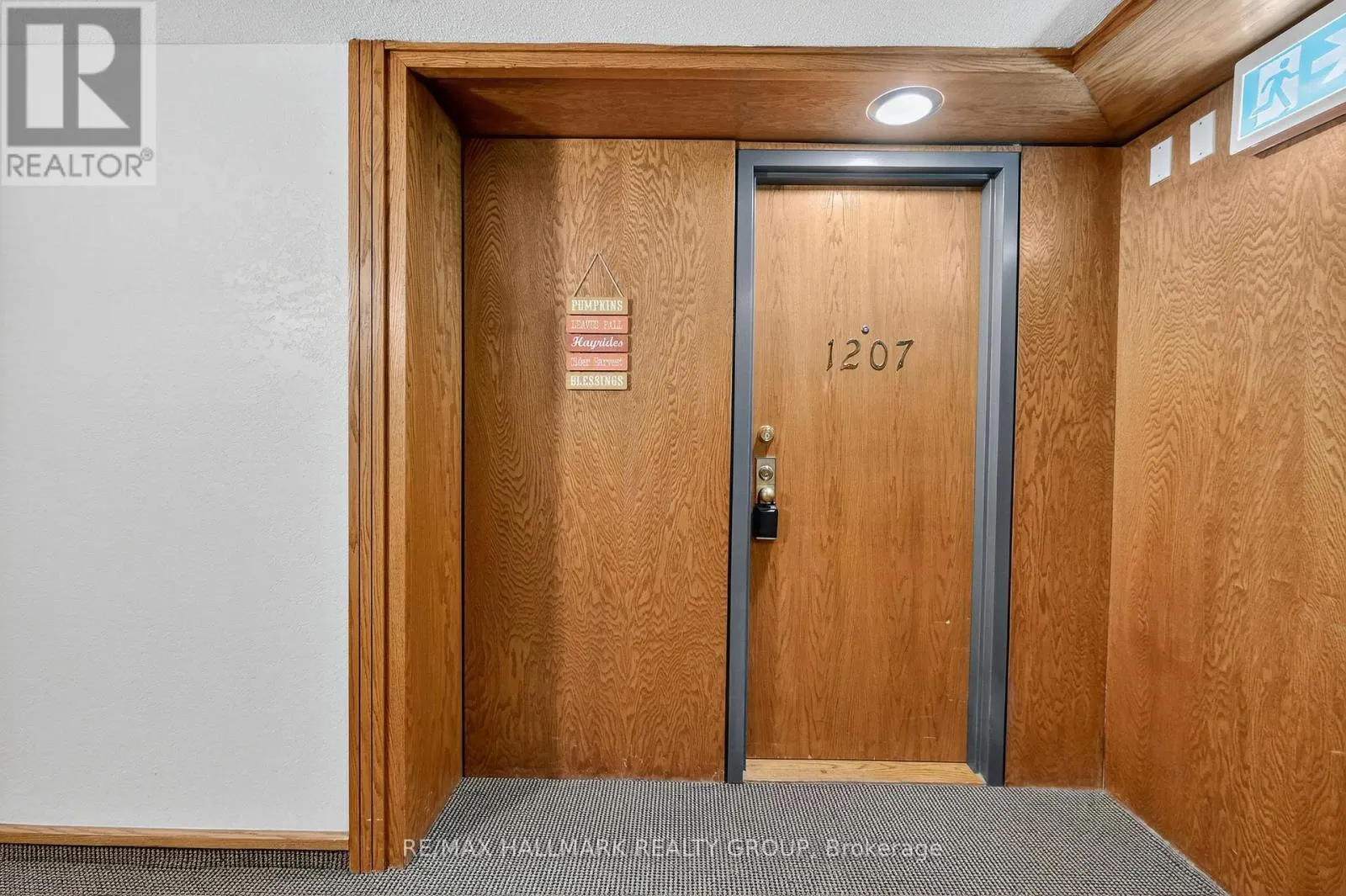 1207 - 80 SANDCASTLE DRIVE