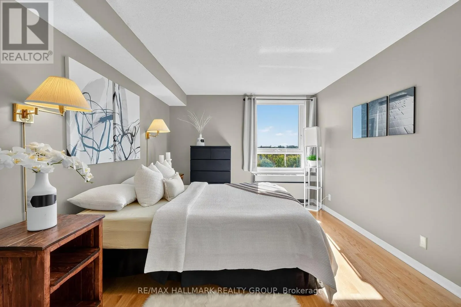 1207 - 80 SANDCASTLE DRIVE