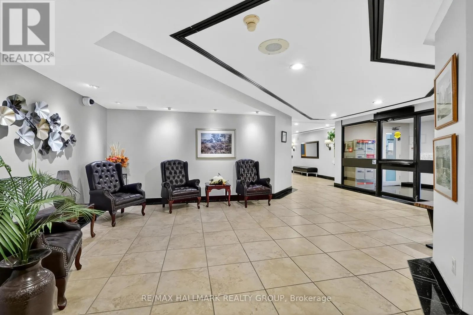 1207 - 80 SANDCASTLE DRIVE