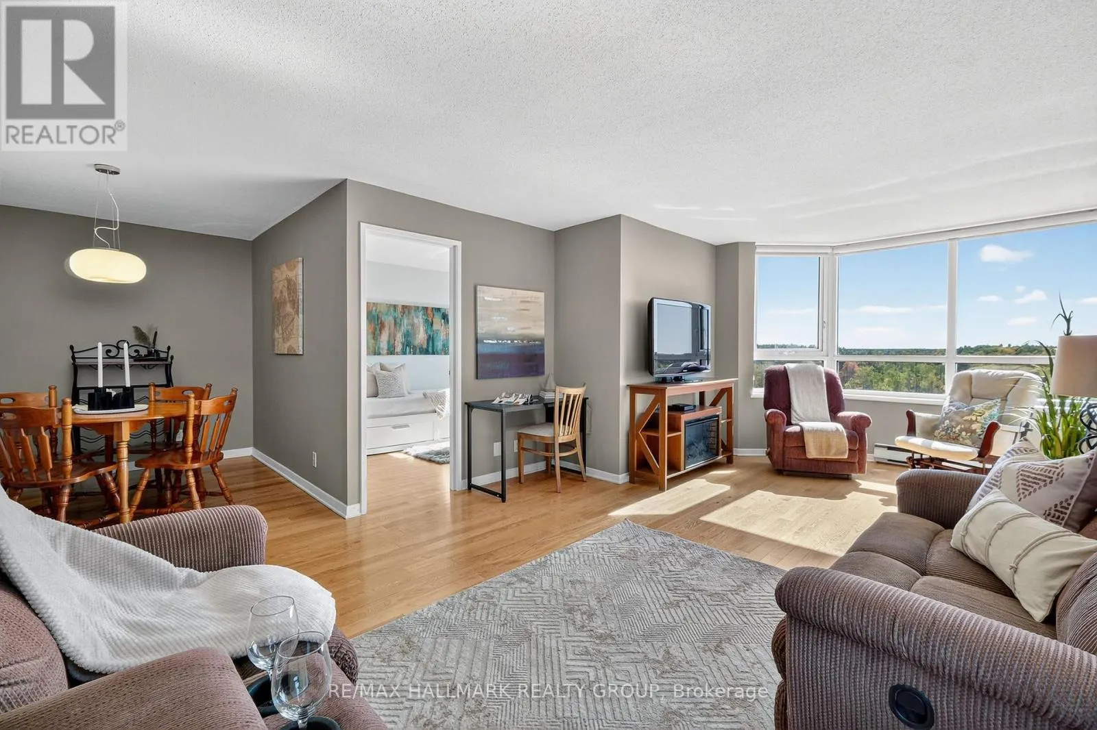 1207 - 80 SANDCASTLE DRIVE