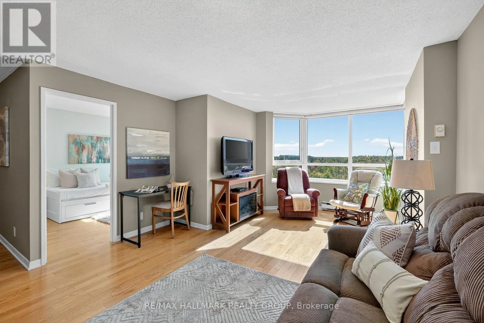 1207 - 80 SANDCASTLE DRIVE