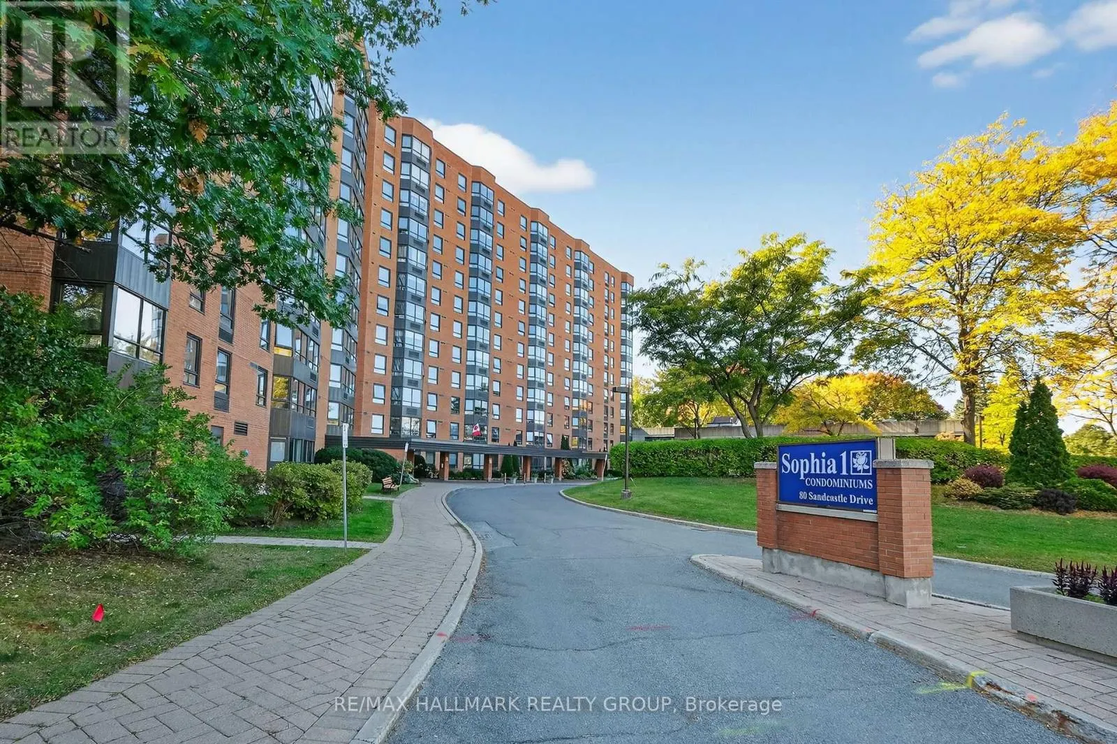 1207 - 80 SANDCASTLE DRIVE