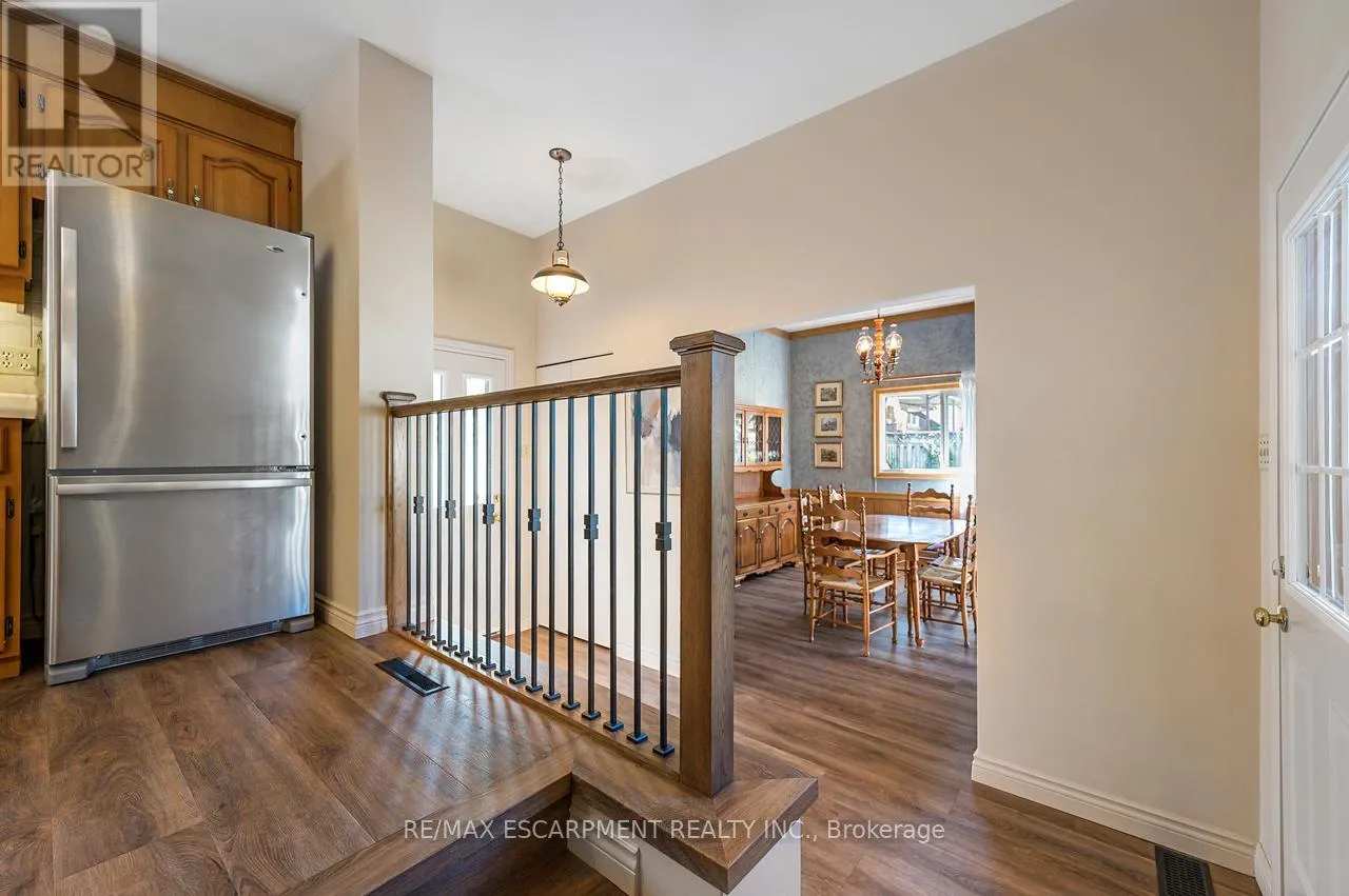 97 ELLIS CRESCENT S