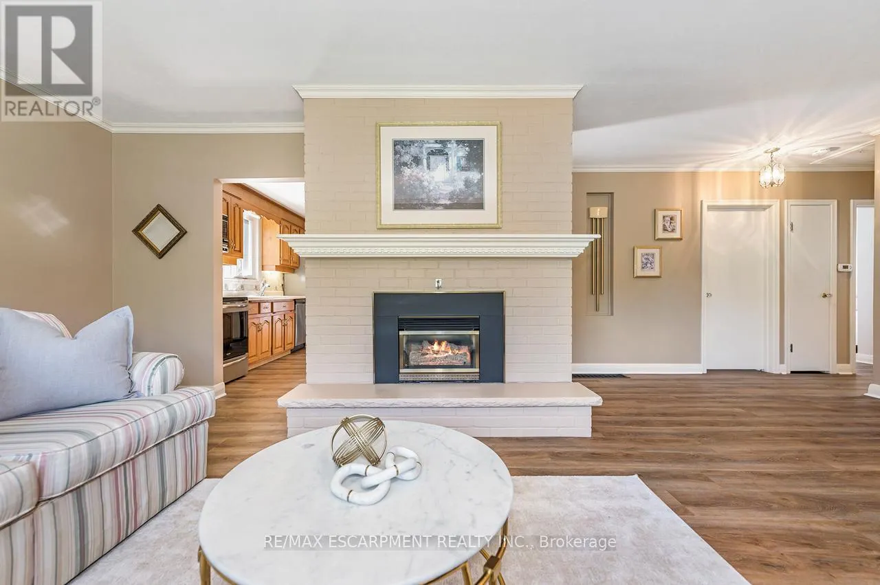 97 ELLIS CRESCENT S