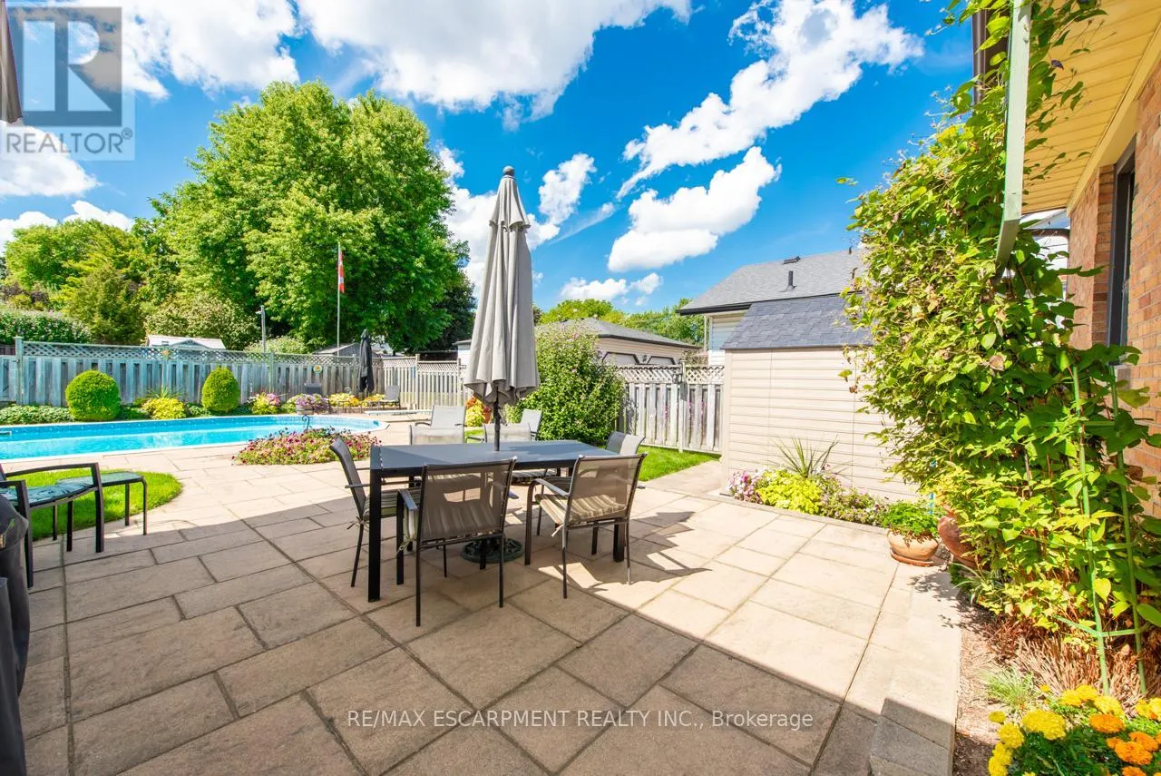 97 ELLIS CRESCENT S