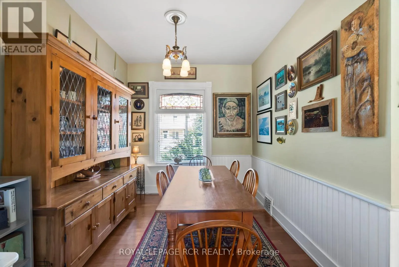 152 2ND AVENUE SW