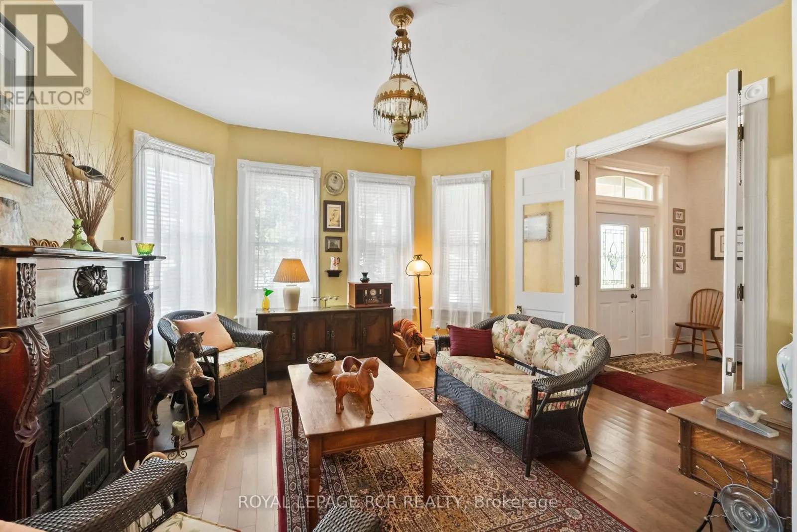 152 2ND AVENUE SW