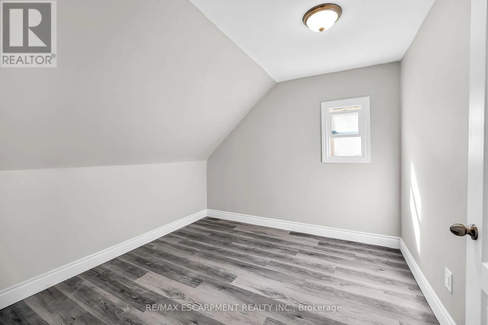 138 SANFORD AVENUE N
