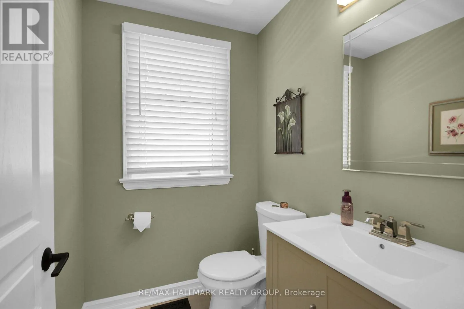 30 OAKBRIAR CRESCENT