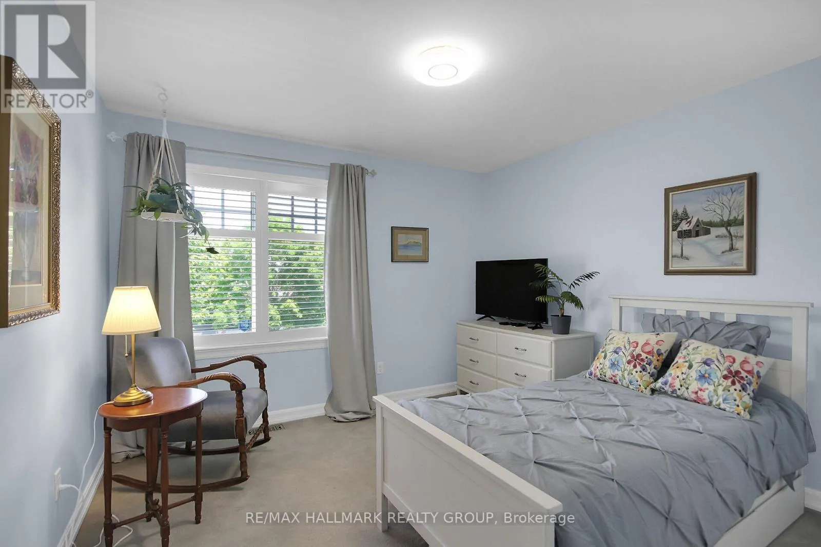 30 OAKBRIAR CRESCENT