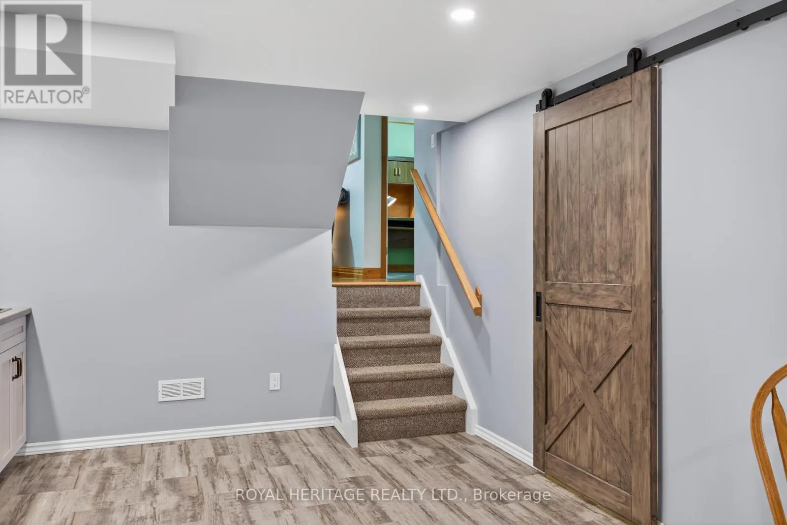 29 RIDEAU CRESCENT