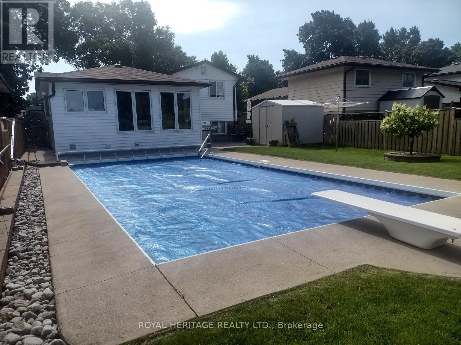 29 RIDEAU CRESCENT