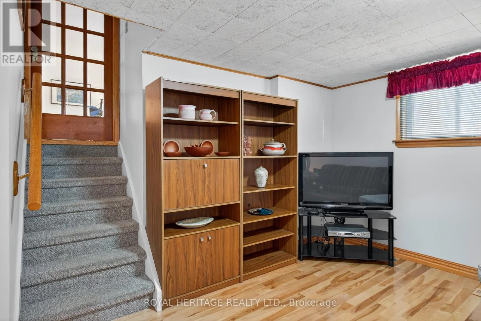 29 RIDEAU CRESCENT