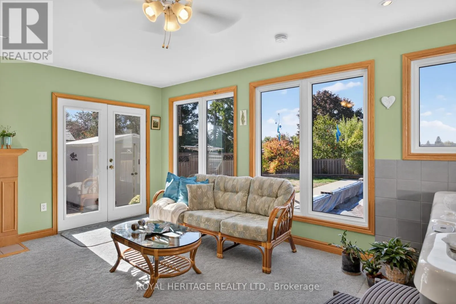 29 RIDEAU CRESCENT