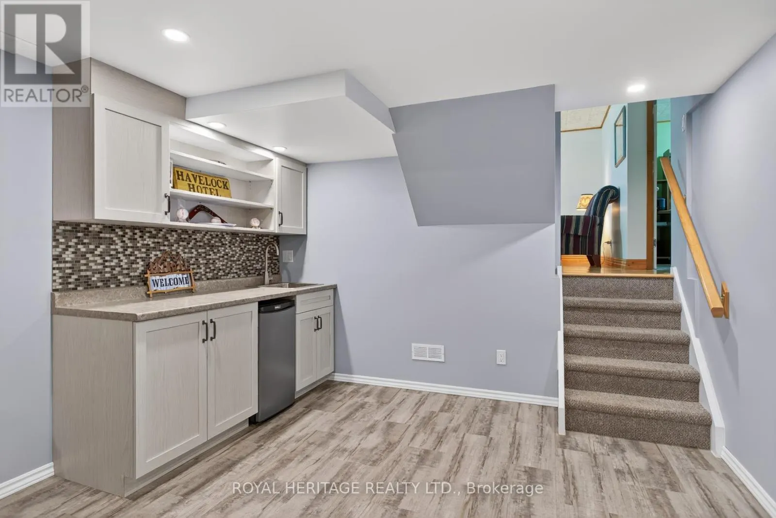 29 RIDEAU CRESCENT