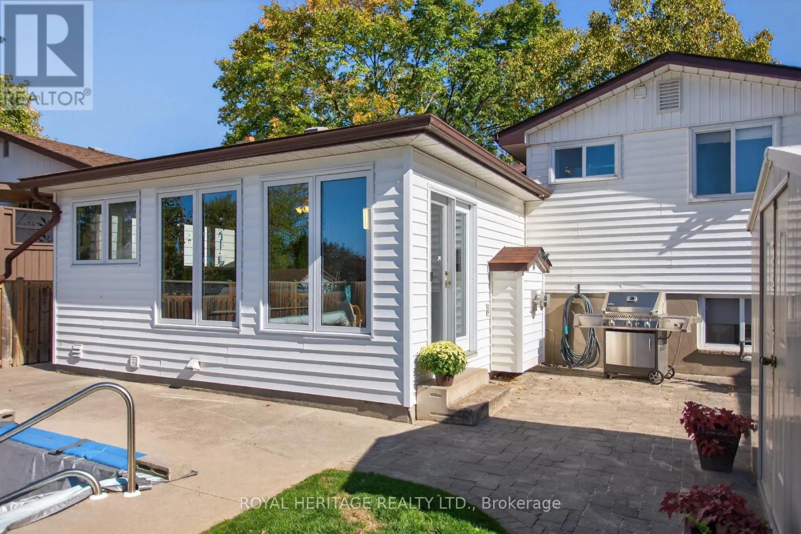29 RIDEAU CRESCENT