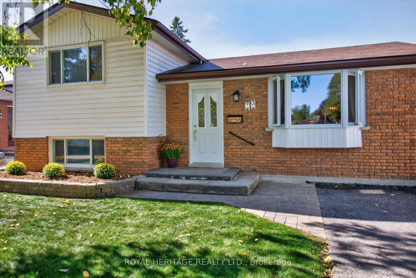 29 RIDEAU CRESCENT