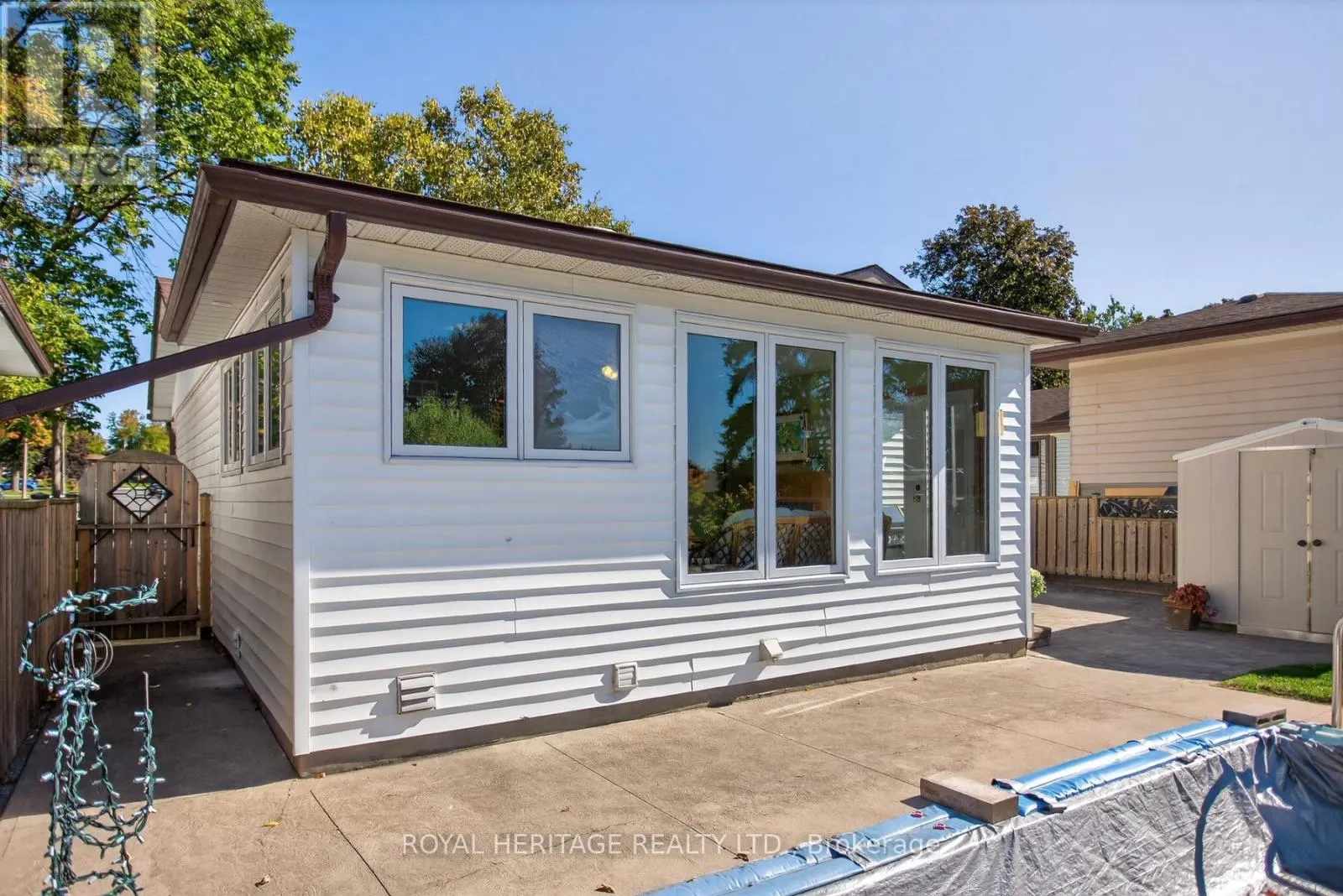 29 RIDEAU CRESCENT