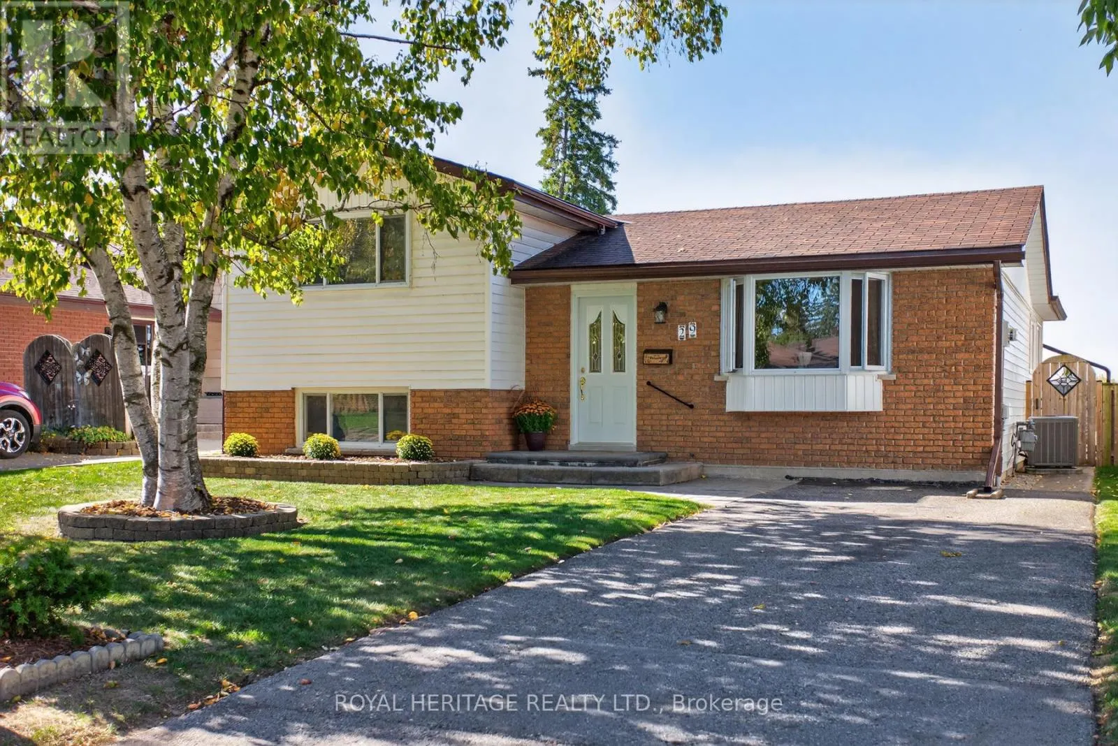 29 RIDEAU CRESCENT