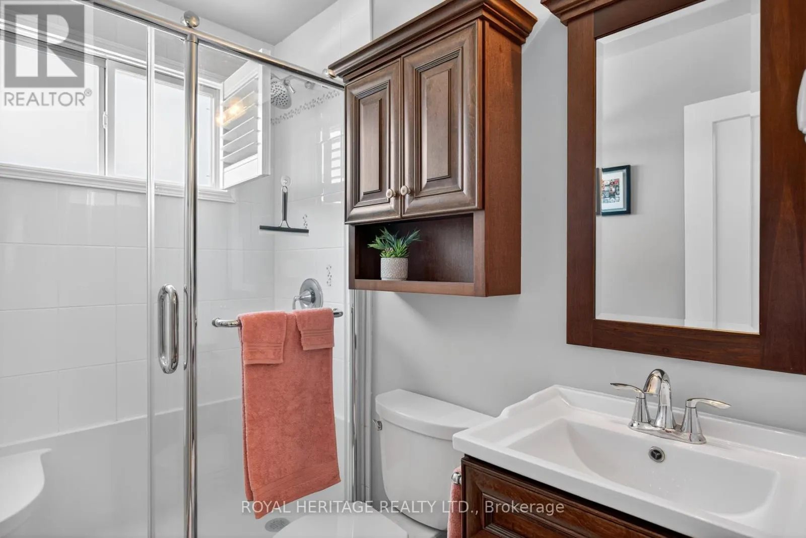 29 RIDEAU CRESCENT