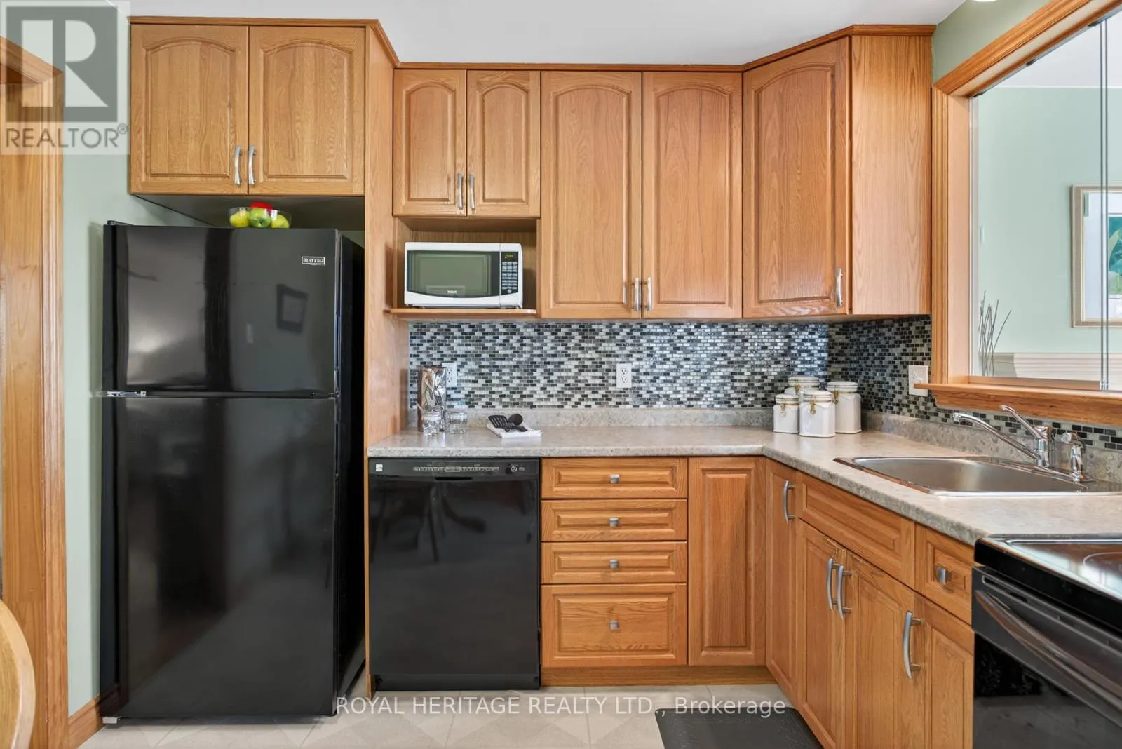 29 RIDEAU CRESCENT