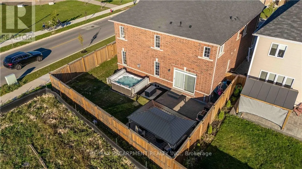 253 KINSMAN DRIVE