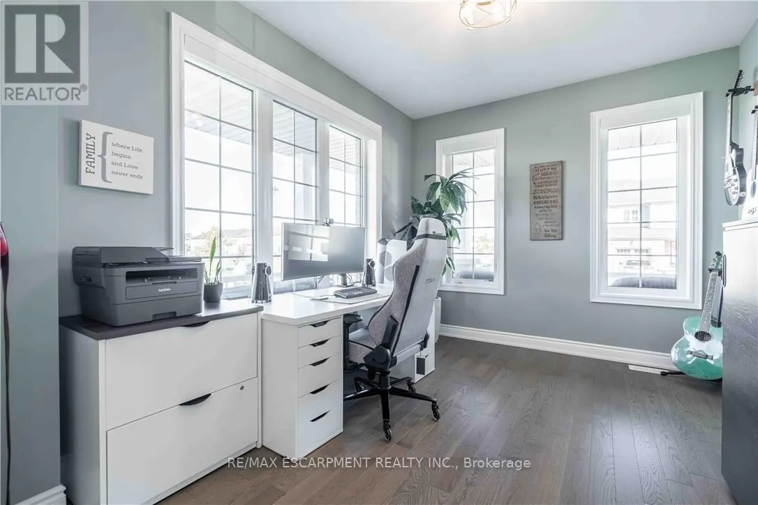 253 KINSMAN DRIVE