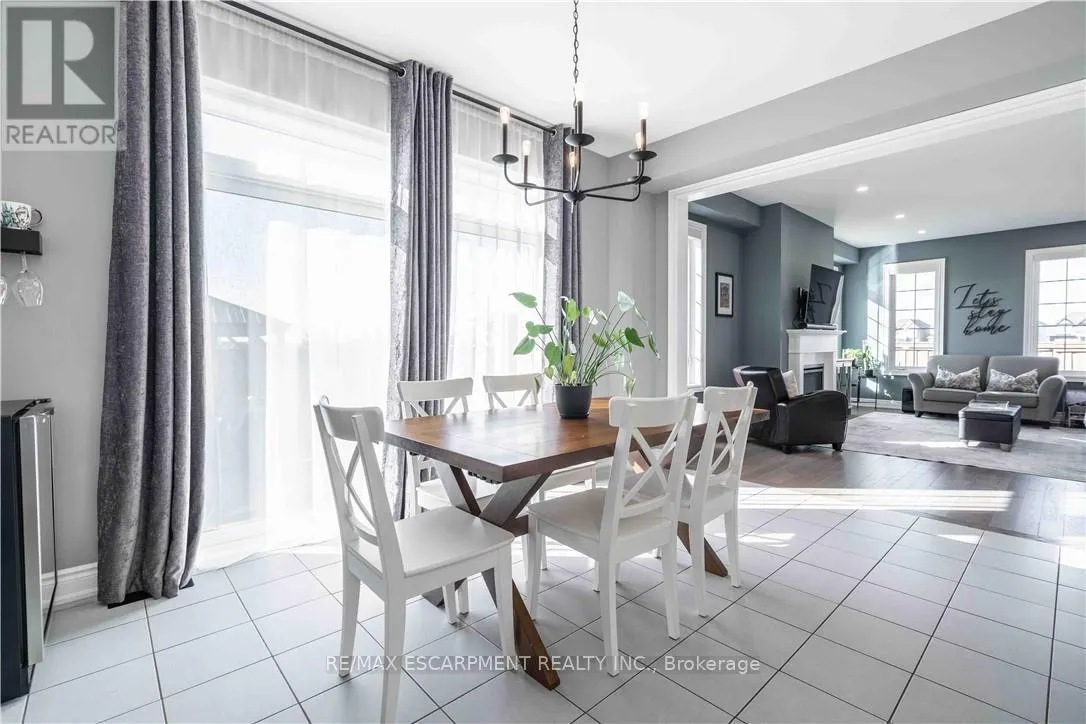 253 KINSMAN DRIVE