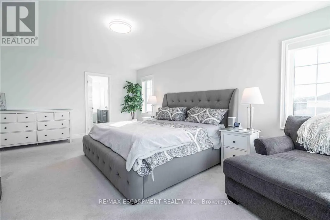 253 KINSMAN DRIVE