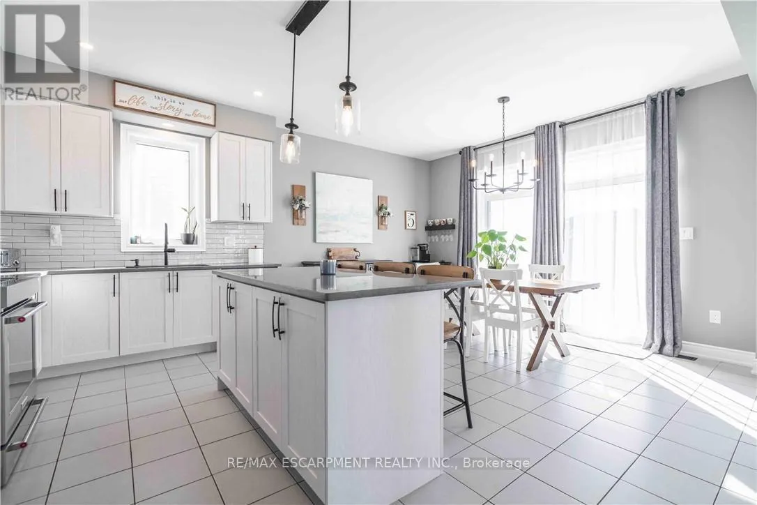 253 KINSMAN DRIVE