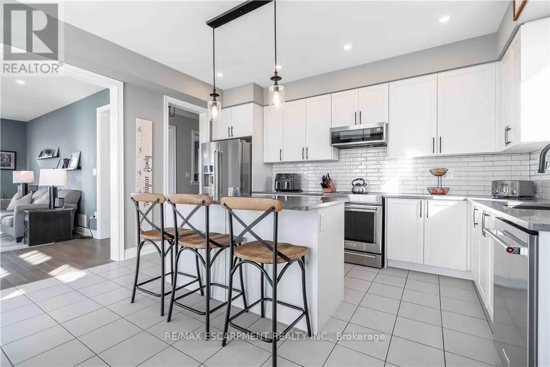 253 KINSMAN DRIVE