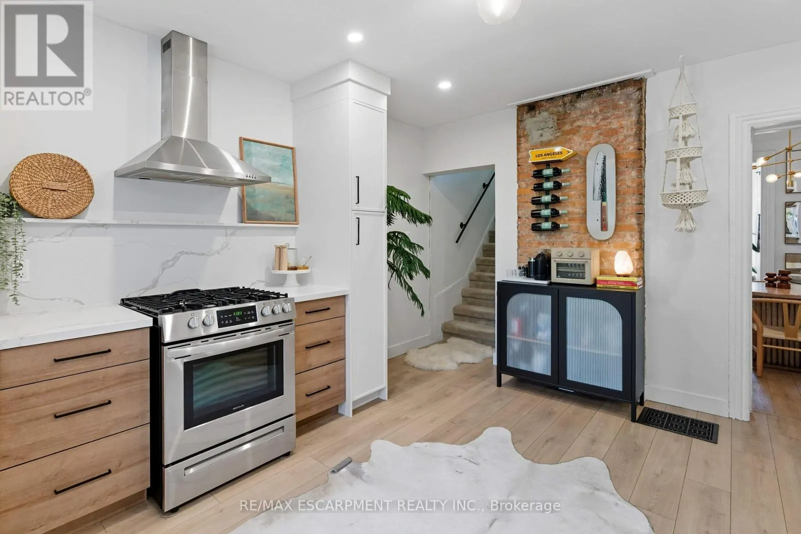 249 BAY STREET N