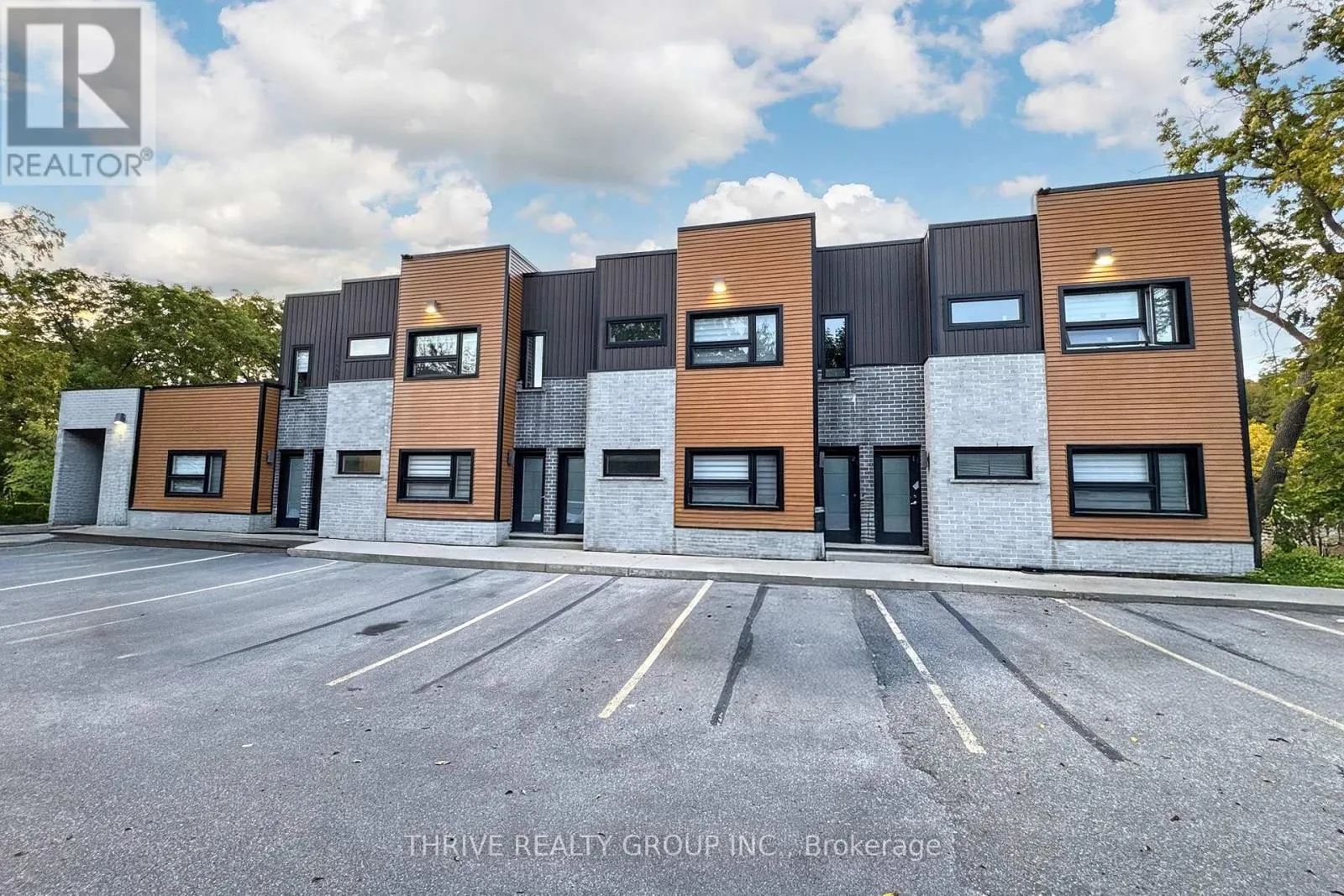 8 - 147 POND MILLS ROAD, #8