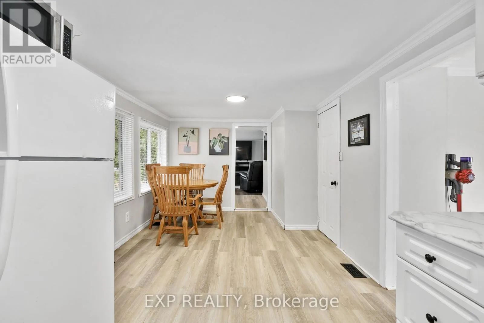 5421 LAKESHORE DRIVE
