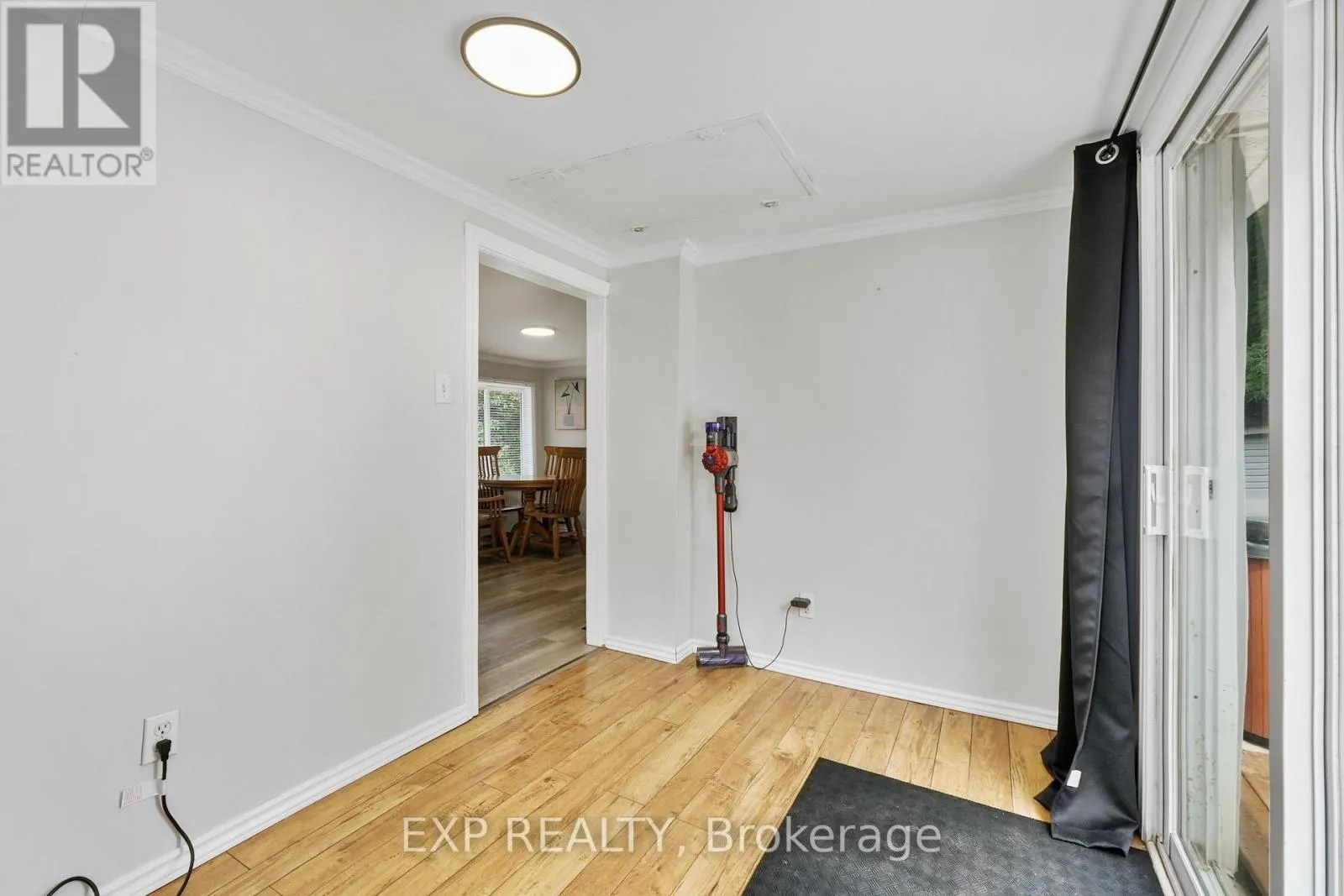 5421 LAKESHORE DRIVE