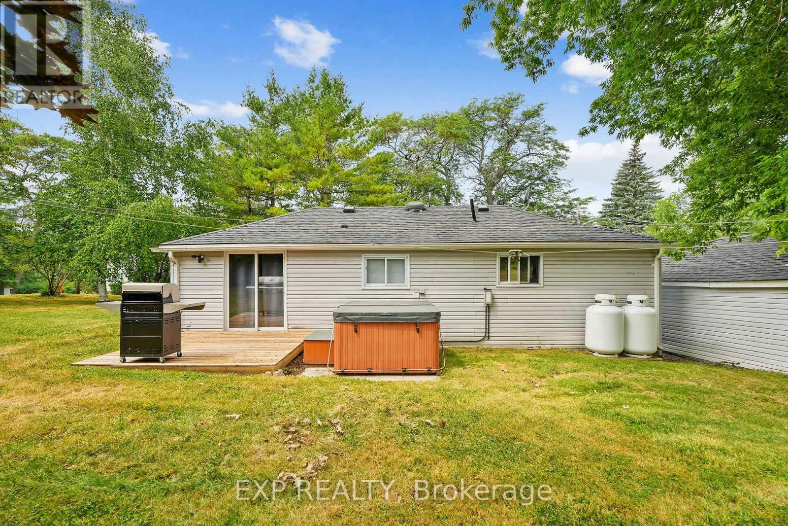 5421 LAKESHORE DRIVE