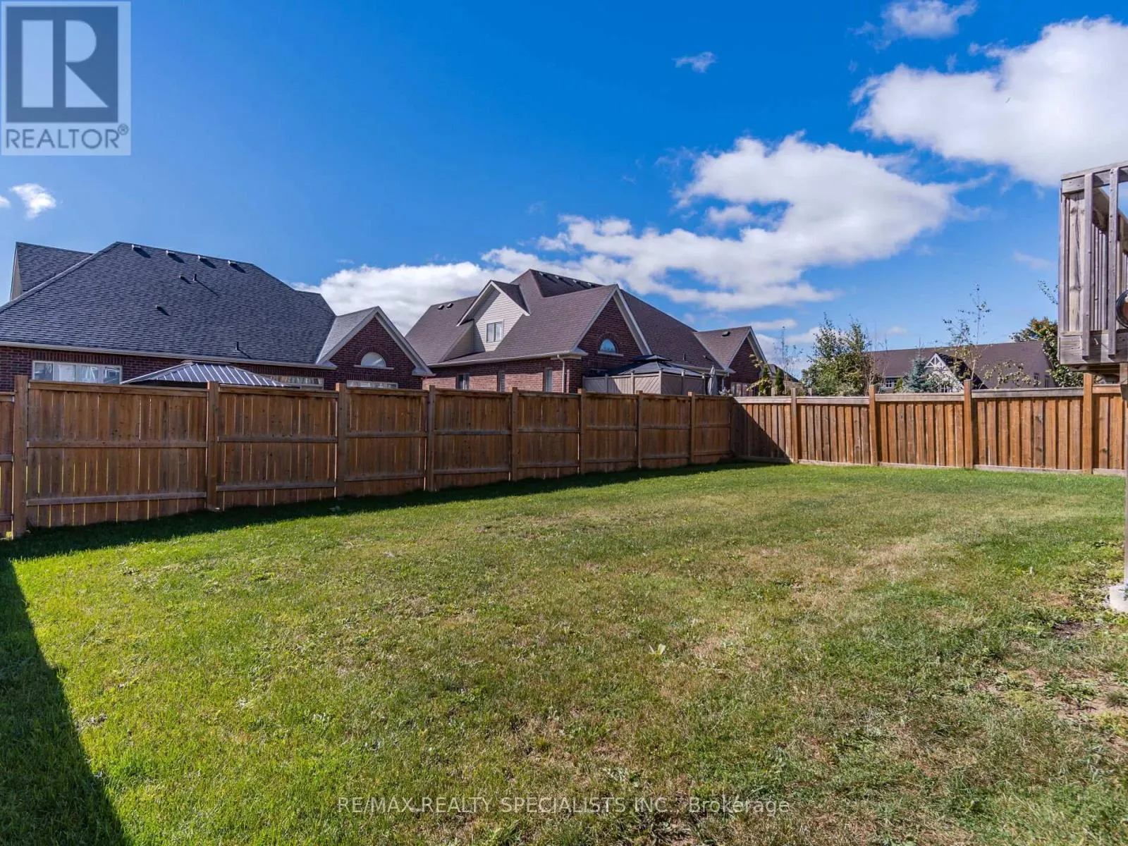 4 MITHCELL CRESCENT