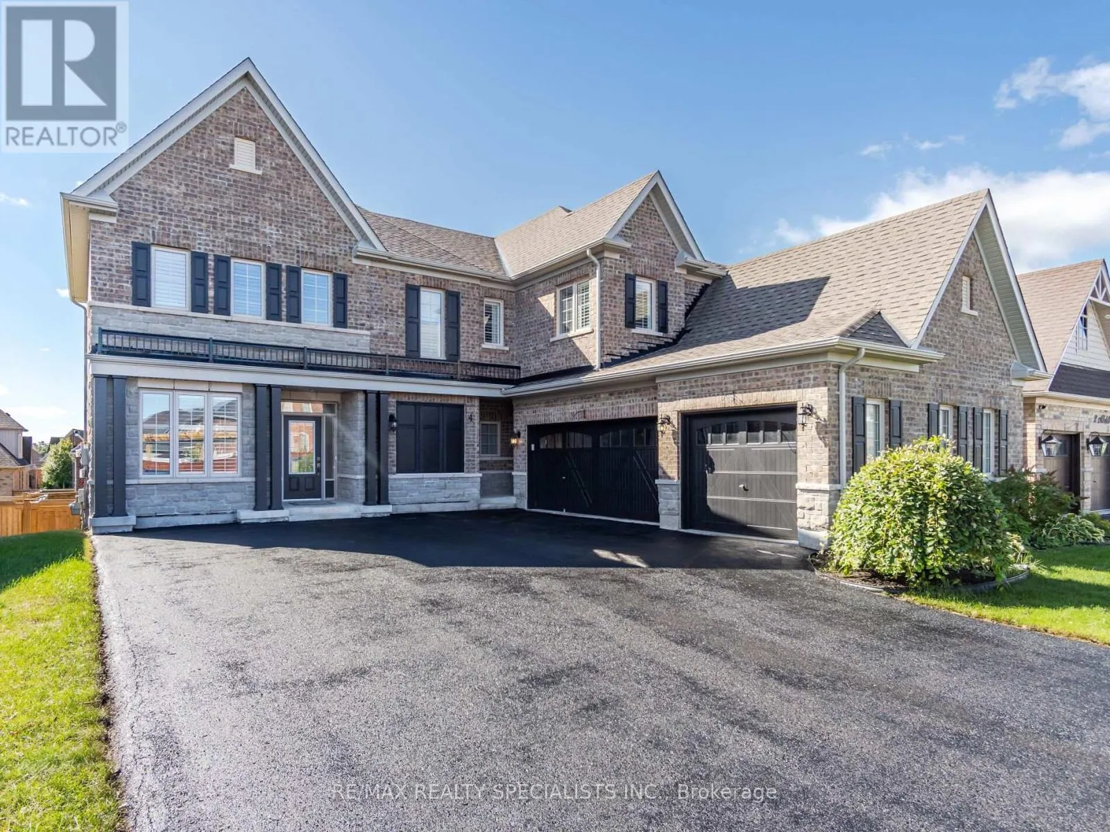4 MITHCELL CRESCENT
