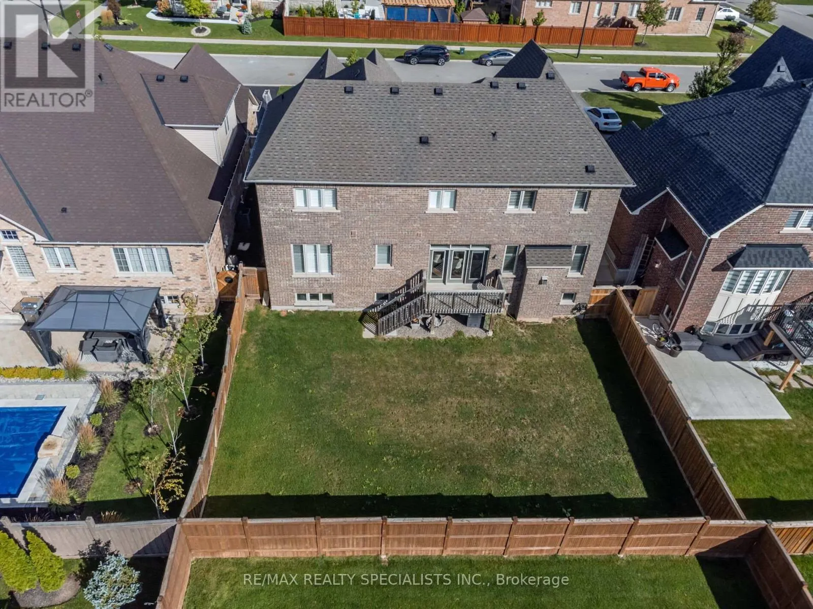 4 MITHCELL CRESCENT