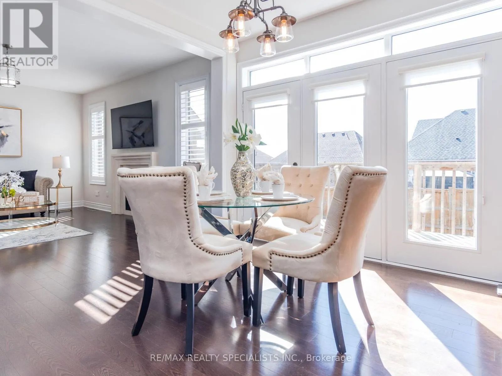 4 MITHCELL CRESCENT