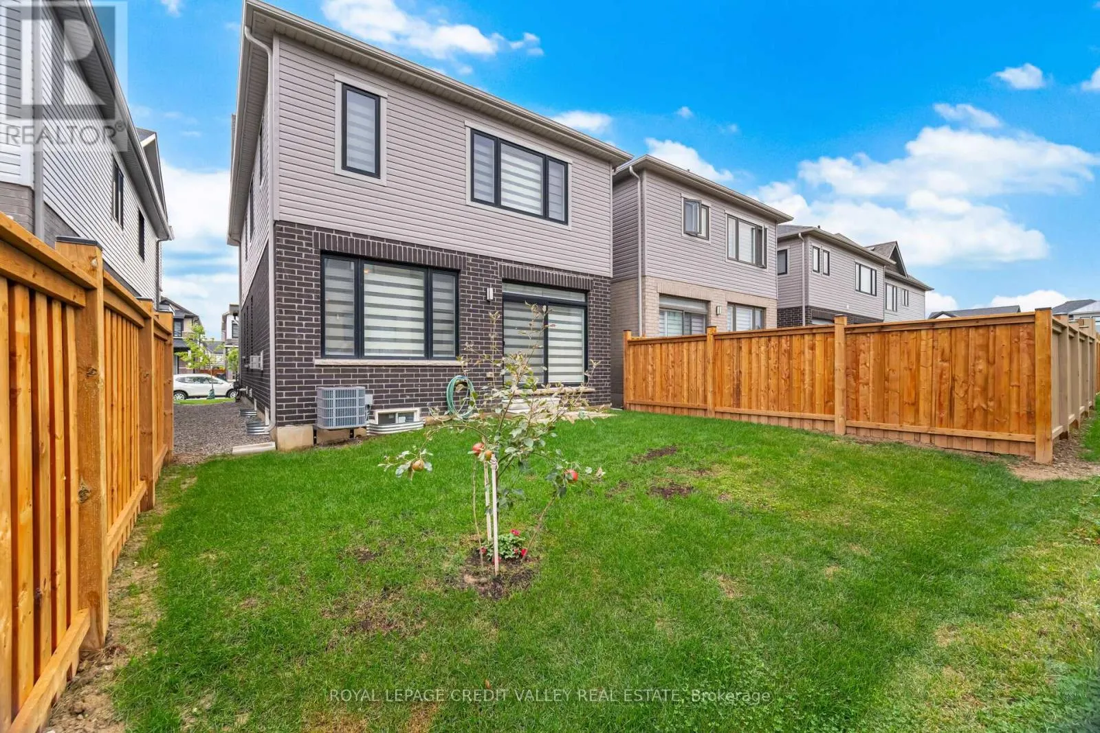 15 WEYLIE STREET