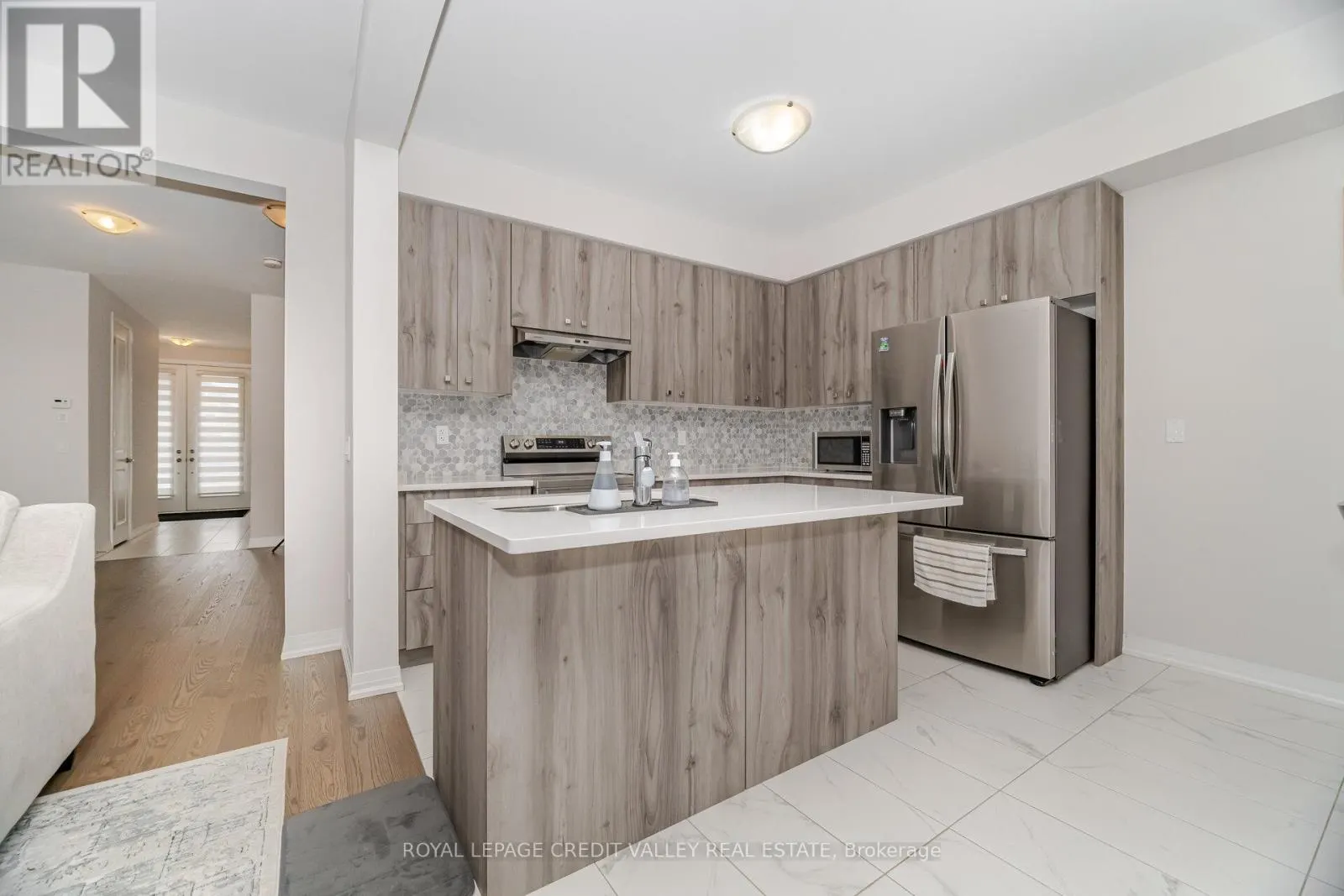 15 WEYLIE STREET