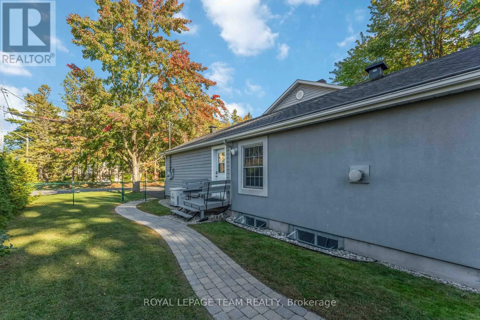 60 VAAN DRIVE