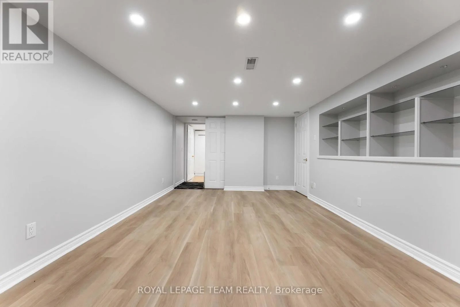 60 VAAN DRIVE