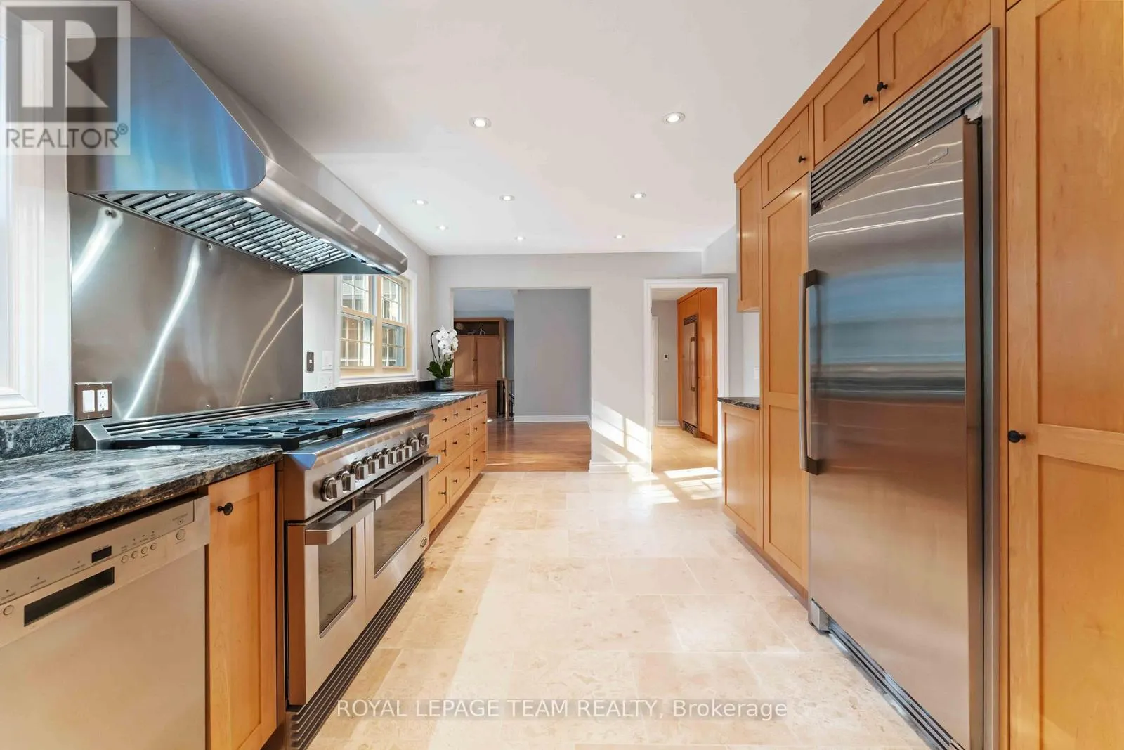 60 VAAN DRIVE