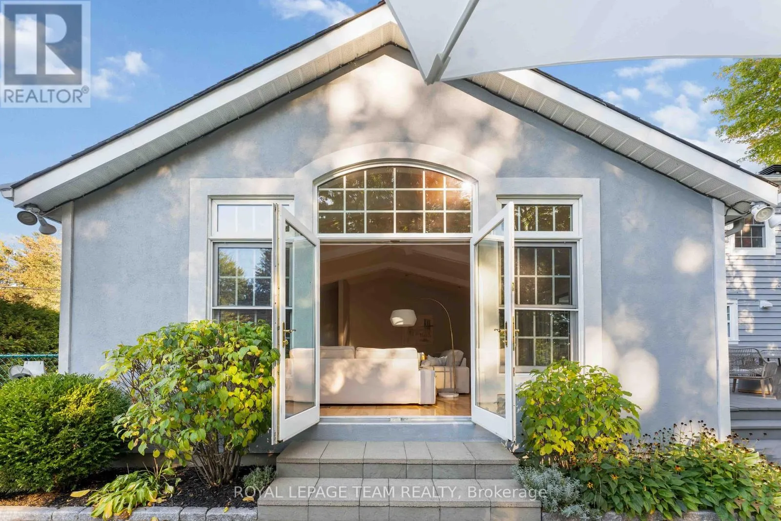 60 VAAN DRIVE