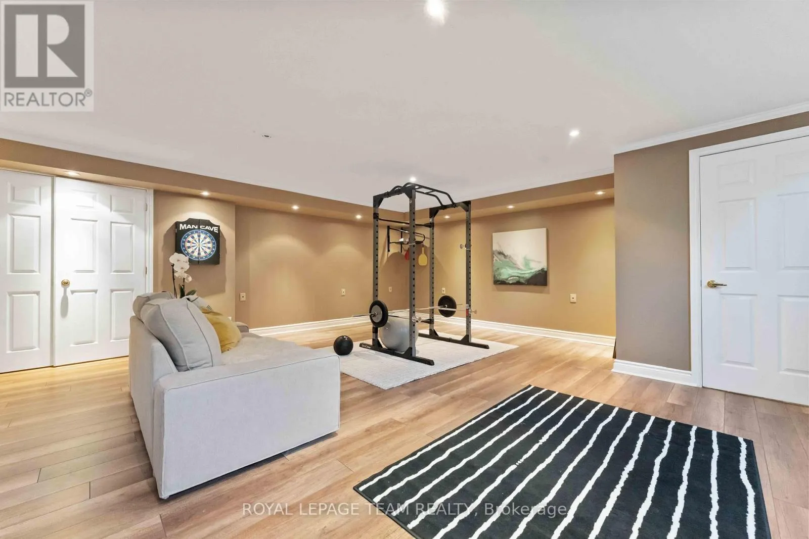 60 VAAN DRIVE