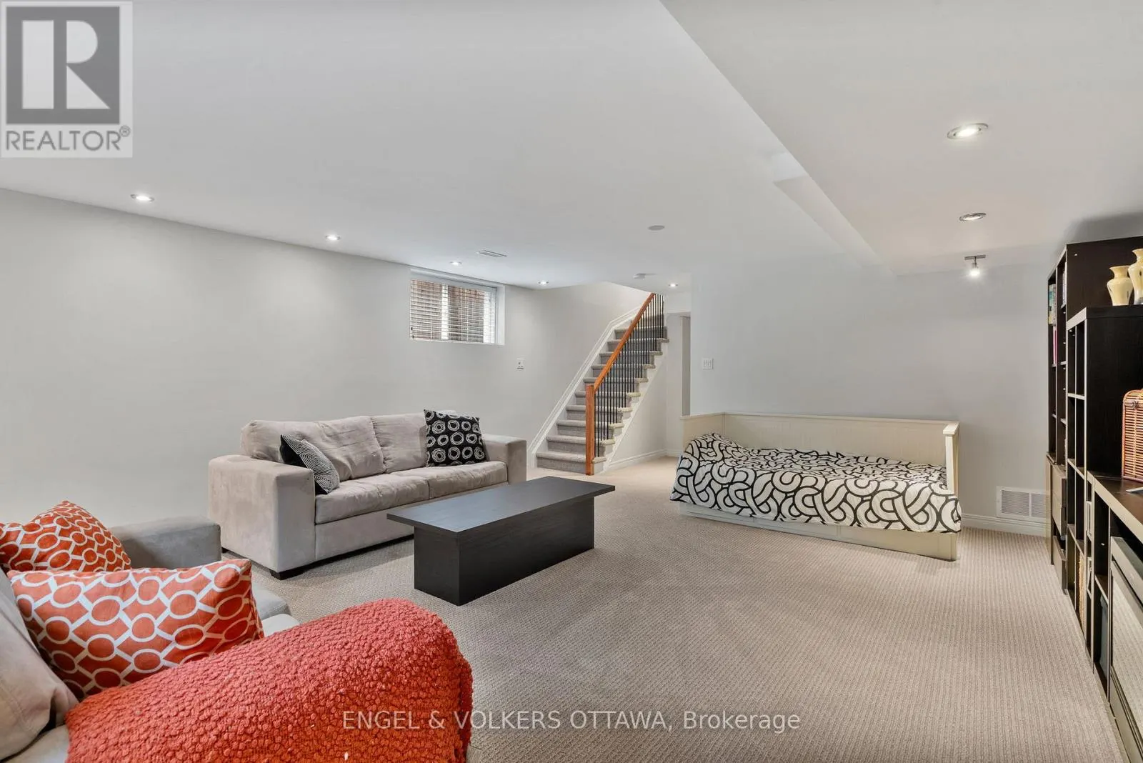 110 ENCORE PRIVATE