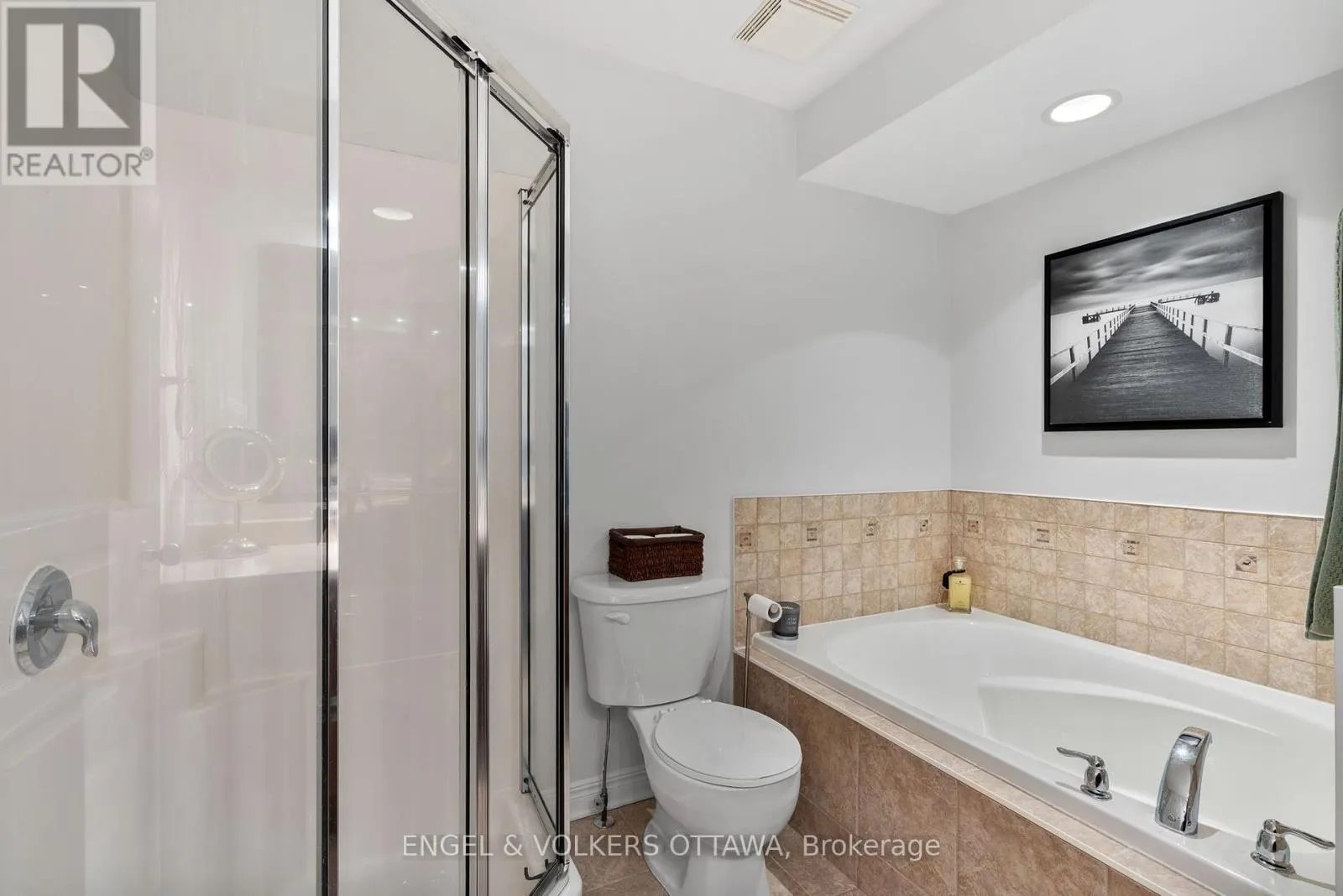 110 ENCORE PRIVATE