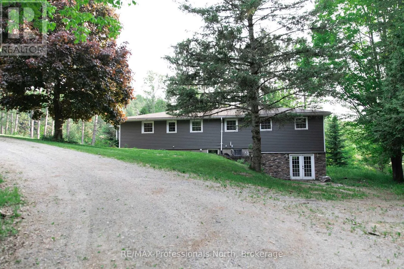22 ROBERT DRIVE